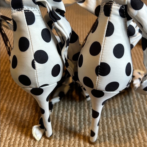 NEW Gianni Bini Black and White Polka Dot lace up Heels size 6 - Picture 9 of 10